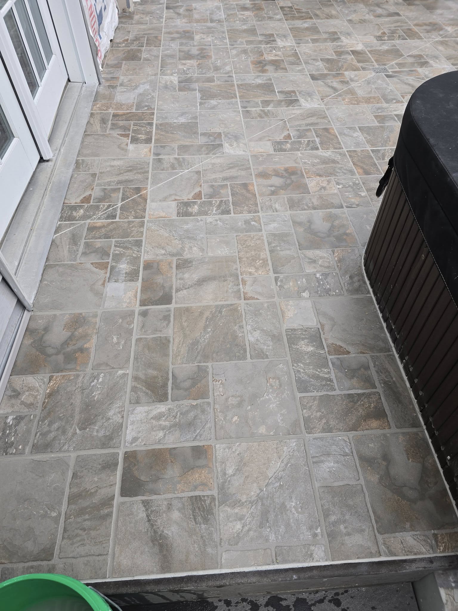 ceramic tile installer